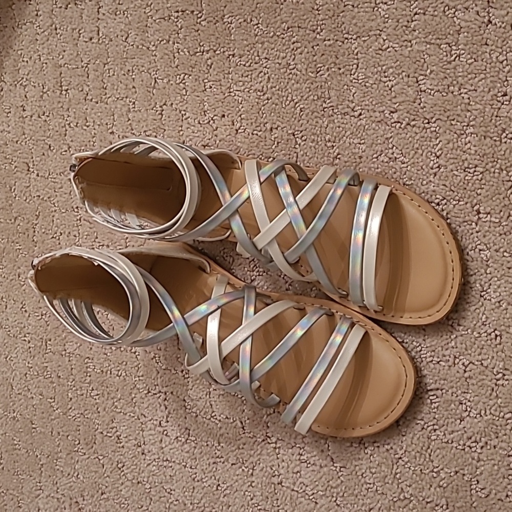 Girls cat and jack sandals